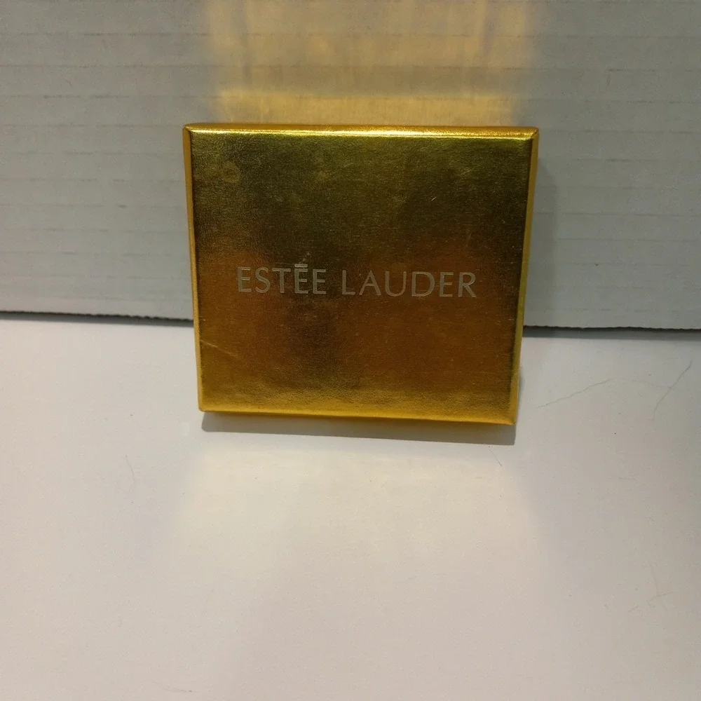 Estee Lauder Golden Love Knot Compact Lucidity 06 Transparent Pressed Powder.
